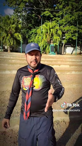 ¡Atención, Scouts! 🏕️🌿 Te traigo esta **astucia scout** para que siempre estés listo: ¡un **porta hilo** hecho con cartón reciclado! ♻️🧵 Con este ingenioso gadget, tendrás **muchos colores** y podrás estar preparado para **cualquier ocasión** en la que necesites hilo para tu **campamento**, manualidades o arreglos. ¡Práctico, ecológico y 100% **full scout**! 🌟 No olvides que **#SiempreListo** para cualquier desafío que se cruce en tu camino. ¡Lo mejor de ser scout es la creatividad y la ayud