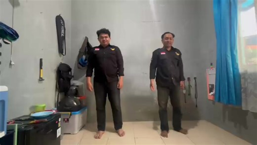 Tari Apuse Muhammad Abdul Azis 4002230094 Muhammad Fauzan Heryadi 4002230100