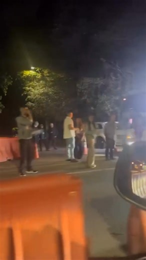 147 reactions · 7 comments | #Afuera de la casa del expresidente...