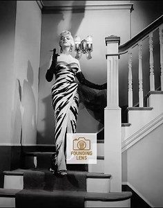 Marilyn Monroe Halloween Inspiration: Iconic Looks from Sam Shaw & Milton Greene #fblifestyle | Founding Lens