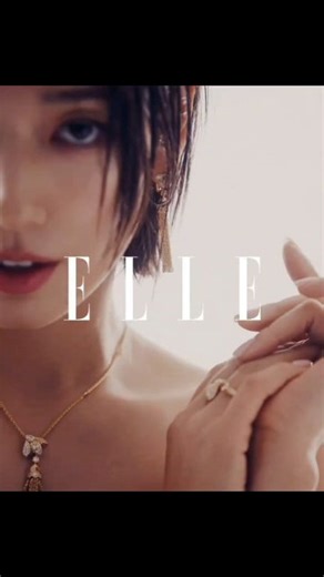 Actress Park Shin-hye decorates the cover of the June issue of 'Elle Hong Kong'❣️ Time flies, the last time we shot a cover story with Park Shin Hye was in 2017. I still remember that we were shooting in a homewares store in Hong Kong. She was wearing gorgeous clothes and looked confident and dazzling, which made people unable to take their eyes off her. Eight years have passed, and she is still as shiny and elegant as ever with her casual short hair. Elegance is a leisurely pace, as well as the