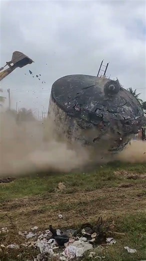 Water tank demolition today Mysore #lifeisbutadream #whowillbemylifepartnerta #art #duet