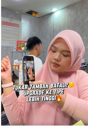 Niat tukar tambah… eh malah upgrade ke tipe lebih tinggi🤩 Kalau masih bingung TT atau upgrade, konsultasi aja di MK Cellular Yuk mampir & tanya-tanya Bosku👇 Alamat Toko: 📍MK CELLULAR Plaza Medan Fair, Jln. Gatot Subroto, Lantai 4 Tahap 4, No. 272-277 (sebelah eskalator Bioskop Cinepolis), Medan Petisah, Kota Medan 📍MK CELLULAR MMTC, Komplek MMTC Pancing, Jln. Williem Iskandar/ Pancing, Blok P No. 40 (Acuan di Google Maps: MK Cellular MMTC), Kota Medan 📍MK CELLULAR Komplek J City Jln. Karya 