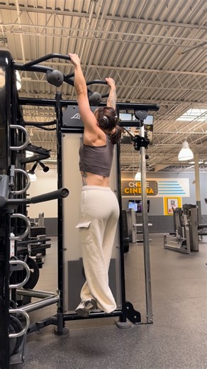 Alexondra laclair | Not perfect but I freaking did it!!!!! My first muscle up!!! #muscleups #progress #gymgains | Instagram