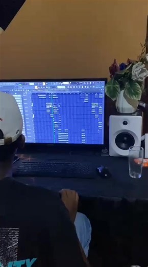 Late night studio Session ❤️🔥🎹🎙️😭🤞#deejaymtshepan #fyp #viral #privateschoolpiano #producer @KelvinMomo😎 @STIXX👁️ @LawdPorry @Dj Stokie @MFR Souls @boohlesa @Sony Music @Josiah De Disciple @De Rose