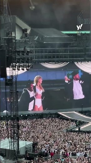 Travis Kelce joined Taylor Swift on stage in London at the Eras tour ❤️ #erastour #taylorswift
