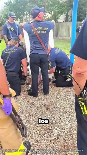 Niño Atrapado en el Columpio - ¡Los Bomberos Llegan! #shorts #seguridad