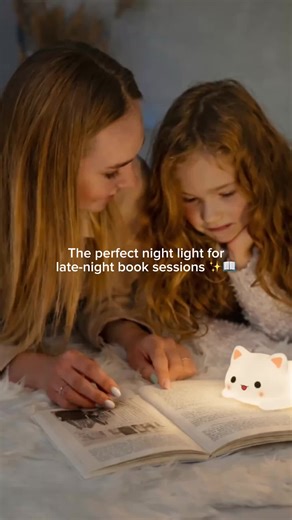 📖✨ The perfect night light for late-night book sessions! Nothing beats cozy moments like a soft cat-shaped glow while reading together. 🌙🐱 #NightLight #CozyNights #ReadingTime #BookLovers #MomAndMe #KidsRoomDecor #PeacefulSleep #CatLamp #LintekLights #StorytimeMagic