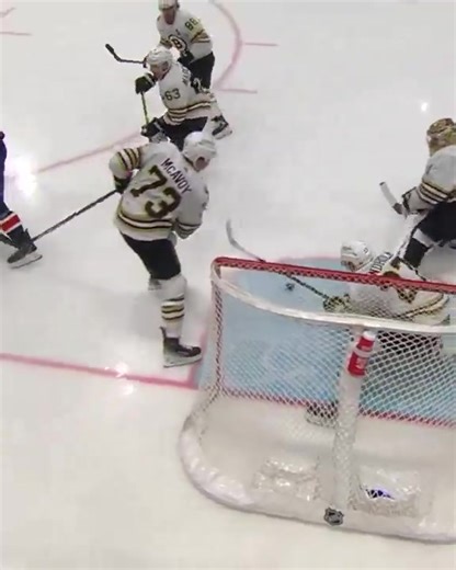 305K views · 2.1K reactions |  ‍♂️ | Boston Bruins | Facebook