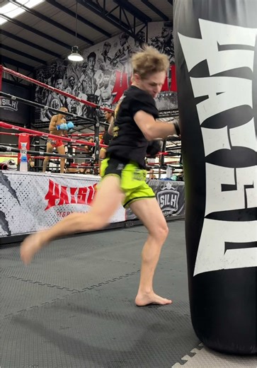 Mastering Bag Work Techniques in Muay Thai
