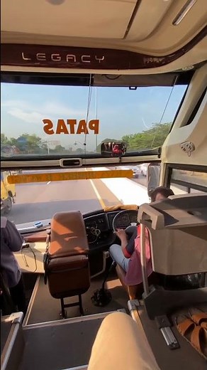 POV Ketika Naik Bus Bertopi