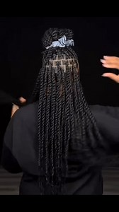 Precision in every braid. The braiding machine speak before the words ever could. #braidingmachine #twist #twists #naturalhairstyles #protectivestyle #colorpopbraids #braidtok | Hair tutorial