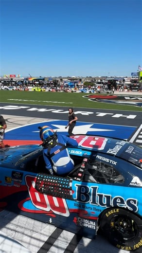 Take what’s yours, Kyle. 🏁 Kyle Larson Racing | #Andys300 | Texas Motor Speedway