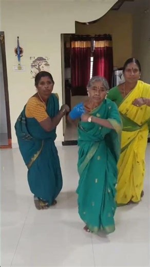 WHAT A FUNNY DANCE. funny dance of old womens #funnydance #dance #viral #shorts