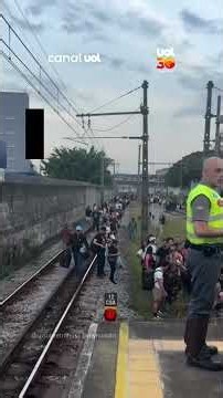 Line 8-Diamond train derails in Osasco (SP) and passengers walk along the tracks