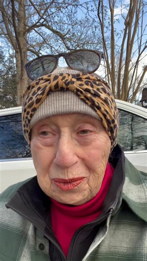 I know it's probably bad weather in your area. So let's walk to Hannah's house together and see the chickens and the dogs. We need to get out and walk and some of y'all are so cold in the north you can't. So just walk with me today in South Alabama -Andalusia. It will give you a new lease on life to look at the pretty things that I'm seeing. You might be cooped up for a few days without electricity and can't charge your phone. So let's meet together while we can. I'll be praying for y'all during