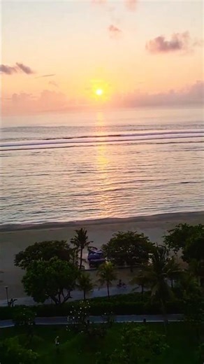 Ocean Sunset Magic #relaxingvideo #nature #ocean #sunsetvibes #oceanparadise #shorts