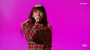 X Factor 2025, rob canta "CENTO RAGAZZE" alla Finale