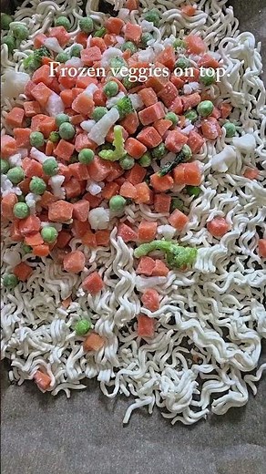 ​lazy dump and bake chicken ramen meal prep (44g protein) 🍜