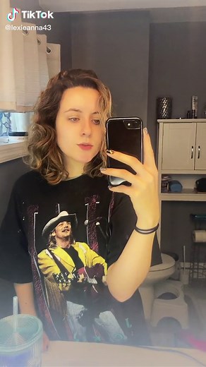 Don’t fear the reaper #grimreaper #halloween #halloweekend #reaper #costume #halloweenmakeup #foryou #fyp #foryoupage #foryourpage #femalegrimreaper #makeup