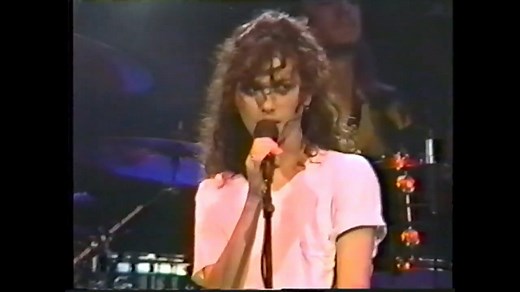 Susanna Hoffs of the Bangles covering Bad Company's "Feel Like Making Love", 1991.