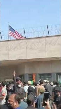 *🔥ایرانی سپریم لیڈر خامنہ ای کی شہادت، کراچی میں امریکی قونصل خانے کے باہر شدید احتجاج*