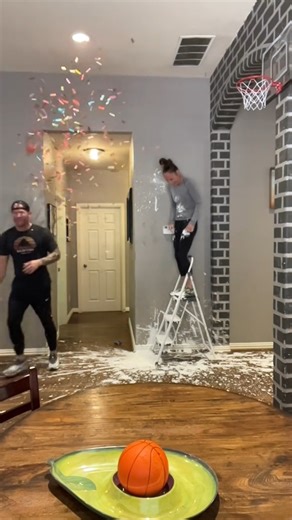 I'm like a gargoyle 🤣 #reels #coupelgoals #couplepranks #couplegoals #familypranks #pranks | Lindy and Jlo