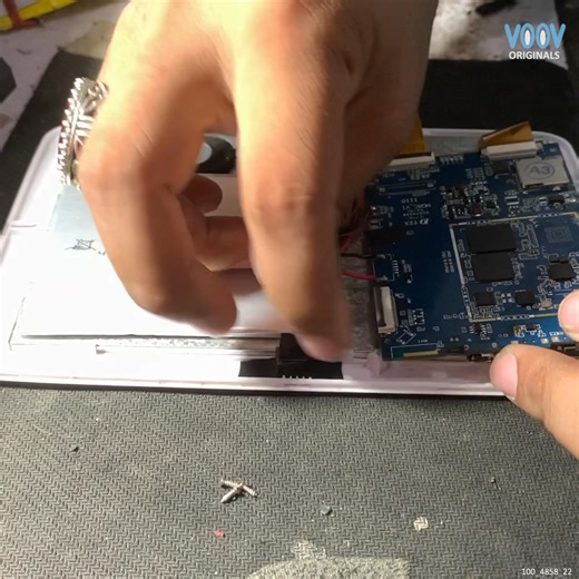 How to Repair a Tablet's Internal Components | Voov Repairs