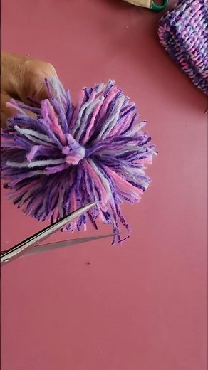 Making a pom pom for hat #knitting #crochet