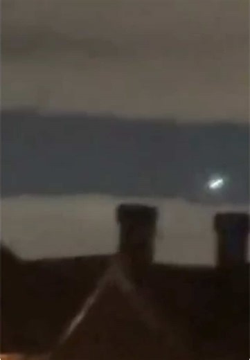 ufo 🛸Avistamento de OVNI em Tampa, Flórida, EUA, perto da Base Aérea MacDill na noite de 14 de outubro de 2024.#ufo #ovni #uap #ovnis