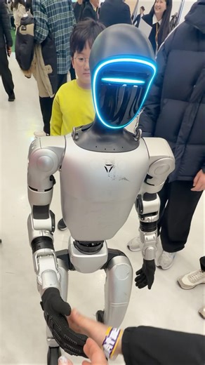 Robots in Seoul? This Is Real 🤯🇰🇷