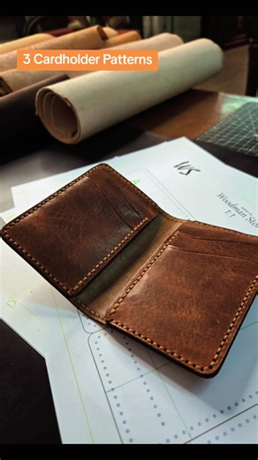 3 leather cardholder patterns in one PDF file. Templates and finished models shown in the video. Download — link in bio. #leathercraft #leatherpattern #cardholderpattern #leatherworking #pdfpattern