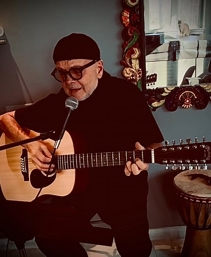 Mr. Tambourine Man. The Byrds version. Memories of my youth. The passing decades only strengthened its hold on me. Still vibrant in my mind. Forever Young! My musical director Natalie shines on. Can you see her? | Angelo Bean