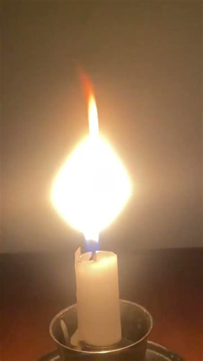 Trippppppyyyyy red white + blue flame. ♥️🤍💙 🔥🔥 (better in-person!!!!!!!!!) 😳