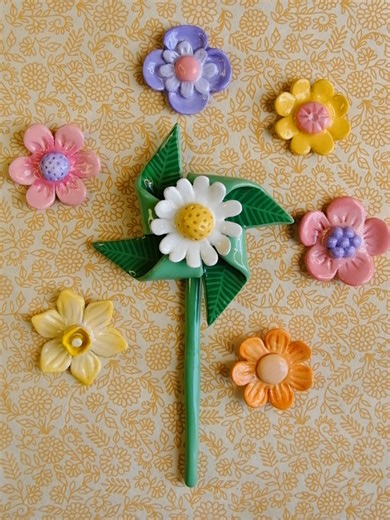 🌷🪻⚘️Spring energy – every magnetic flower brings a new highlight. #pinwheel #airdryclay #diyideas #flowers #spring