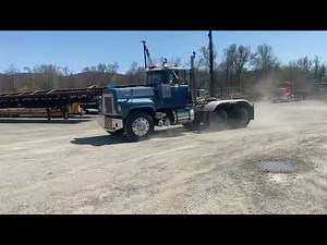Mack RS700L with Detroit diesel V12 12v71