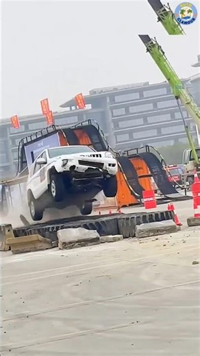 Toyota Land Cruiser live crash test no one car durable like toyota's cars strong and best offroading