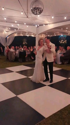 🎧💃🌿 The Ultimate Garden Wedding Dance Party! Check out this Epic Video from Botanical Gardens! 💍✨ Hey, dance enthusiasts! Get ready to witness the wedding dance party of the century at the magnificent Botanical Gardens! 🌸🌼 We had the honor of spinning the beats that had everyone on their feet, and trust us, it was pure 🔥FUN! 📹🎉 But don't just take our word for it! Check out this epic video that captures the incredible energy, the unstoppable dance moves, and the pure joy that filled the