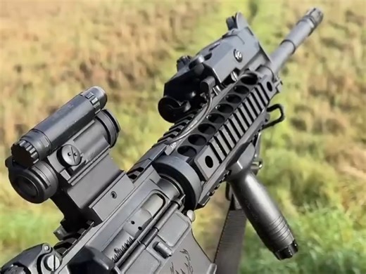 武器科普：AR系步枪与AK-47实弹射击，沉浸式体验靶场火力