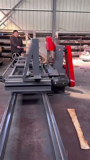 RoundLogSlidingTableSaw #WoodworkingMachinery #RoundLogCuttingSaw