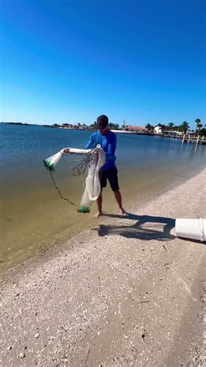 This is how I throw my 9ft cast net!! #fishing #fishinglifestyle #YourBaitsMoving SUBSCRIBE!!