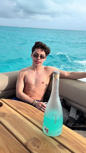 Kevin Moreno: Ponte y Besos en TikTok