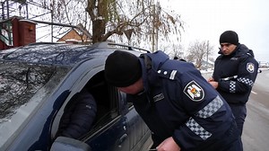 1M views · 9.8K reactions | Vânătoare de taxi la Căușeni. Zeci de...