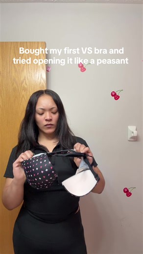My First Victoria's Secret Bra Unboxing Experience
