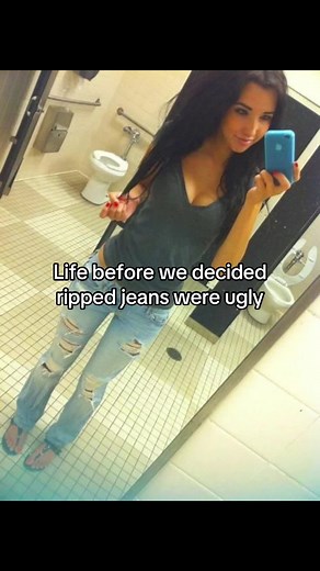 I yearn for them😩 #y2k #hollister #2010s #2000s #lowrise | Ripped Jeans