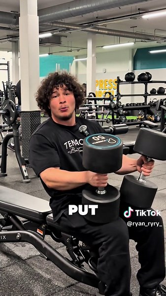 Dumbbell Bench Press Techniques for Gym Enthusiasts