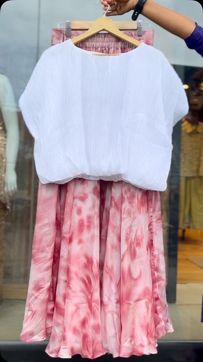 141 reactions · 21 comments | 懶skirt set | mirzan_michu | Facebook