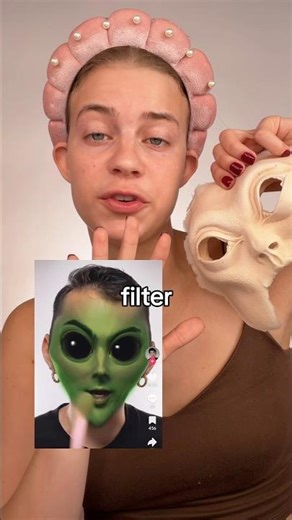 Transforming into an ALIEN using SFX makeup!! 🤭