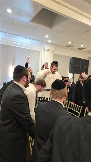 Explore Beautiful Jewish Wedding Traditions and Styles