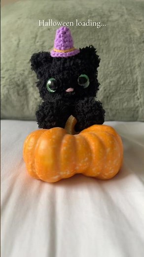 Crochet black cat plushie fro Halloween 🎃 #amigurumi #smallbusiness #cutecrochet